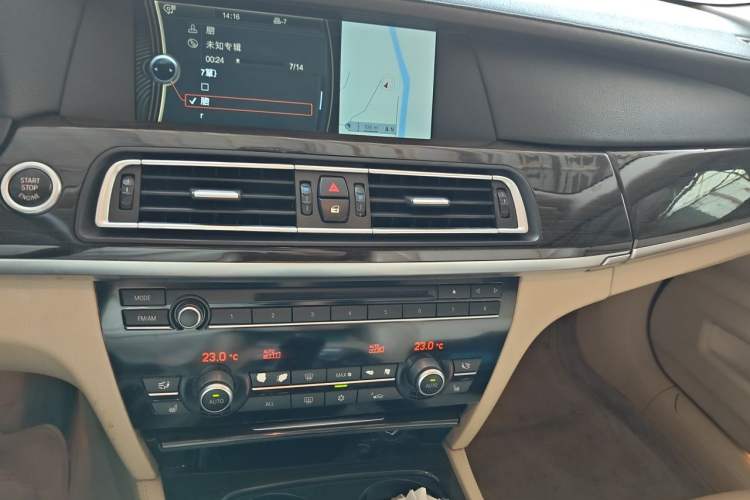 Used BMW 7 Series 2011 730Li Elegant Model Audio And AC Panel