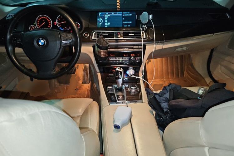 Used BMW 7 Series 2011 730Li Elegant Model Center Console