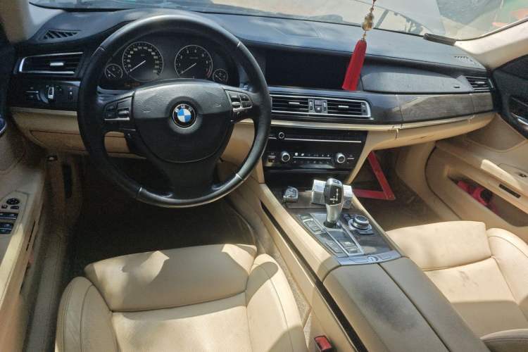 Used BMW 7 Series 2011 730Li Elegant Model Center Console
