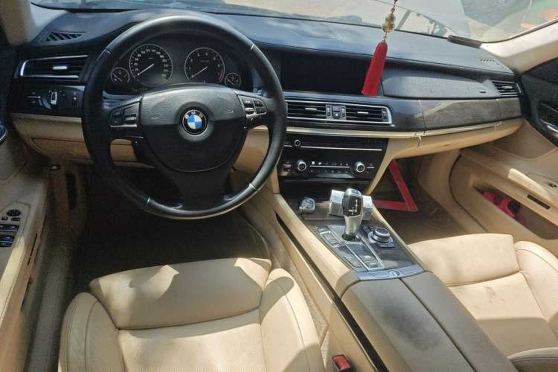 Used BMW 7 Series 2011 730Li Elegant Model Center Console