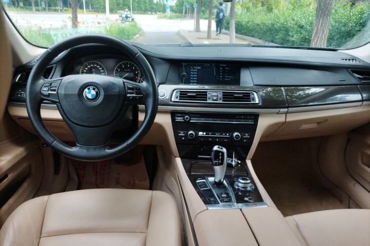 Used BMW 7 Series 2011 730Li Elegant Model Center Console