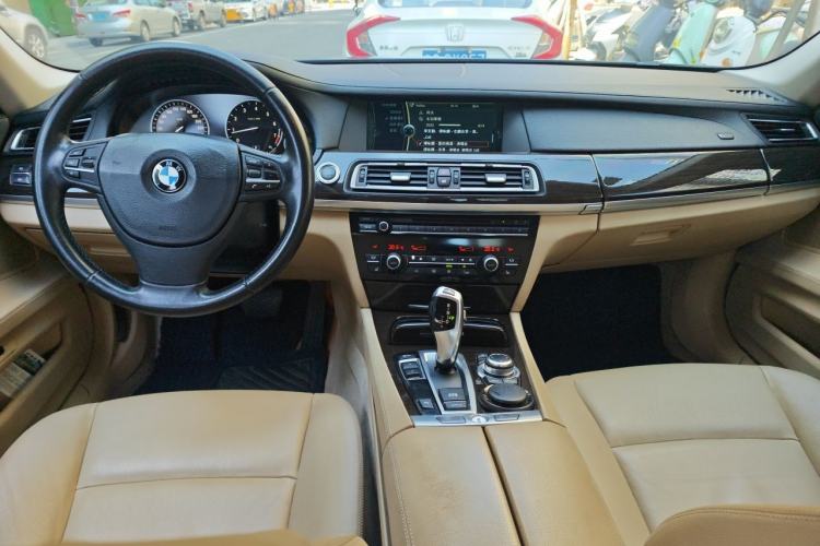 Used BMW 7 Series 2011 730Li Elegant Model Center Console