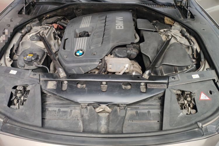 Used BMW 7 Series 2011 730Li Elegant Model Engine Bay