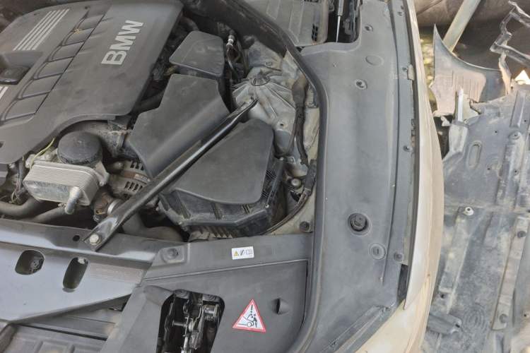 Used BMW 7 Series 2011 730Li Elegant Model Engine Bay Left