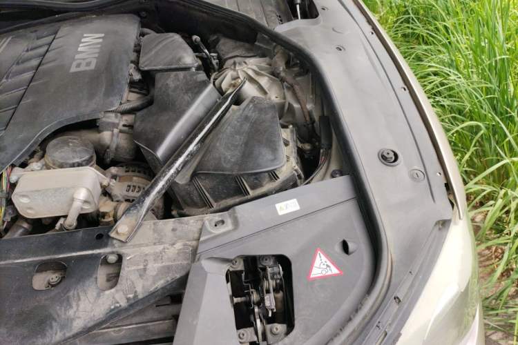Used BMW 7 Series 2011 730Li Elegant Model Engine Bay Left