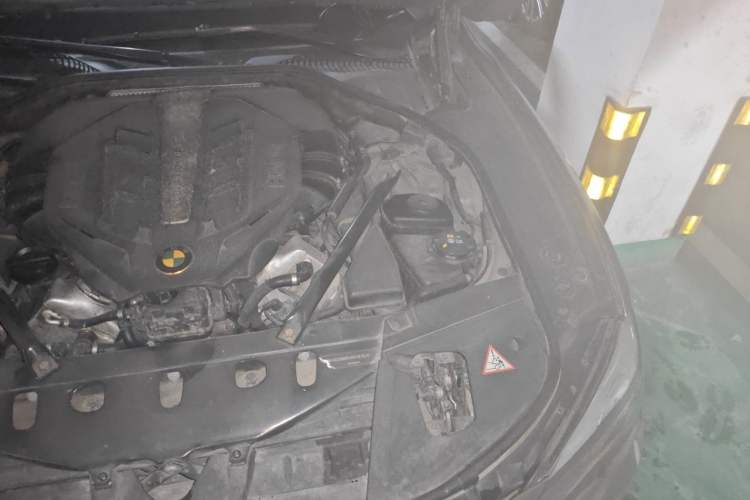 Used BMW 7 Series 2011 750Li xDrive Engine Bay Left
