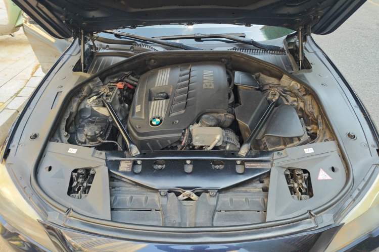 Used BMW 7 Series 2011 730Li Elegant Model Engine Bay