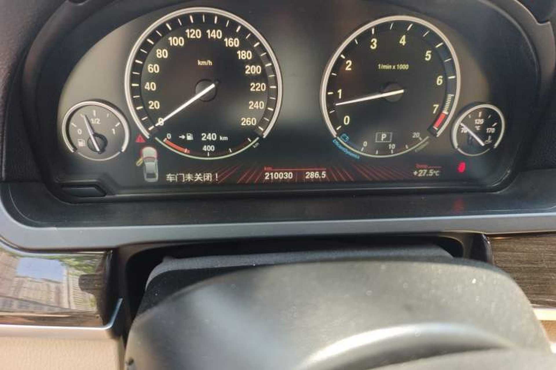 Used BMW 7 Series 2011 730Li Elegant Model Odometer Close Up