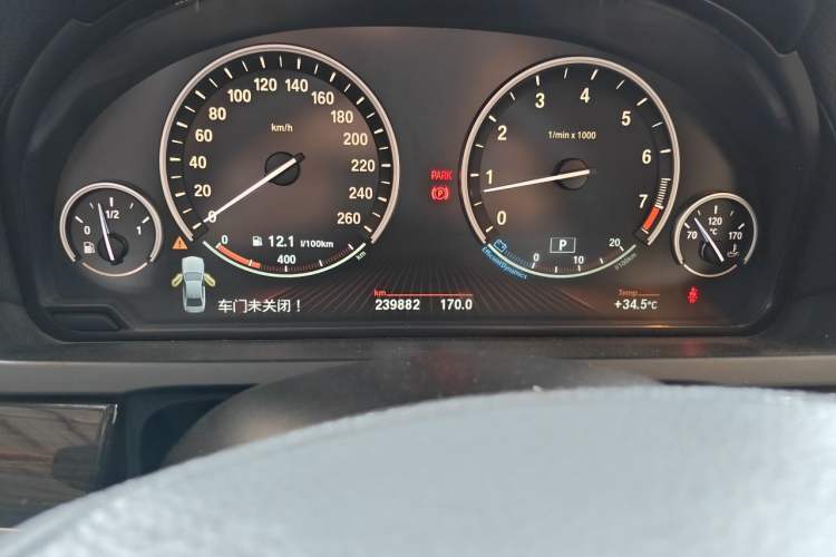 Used BMW 7 Series 2011 730Li Elegant Model Odometer Close Up