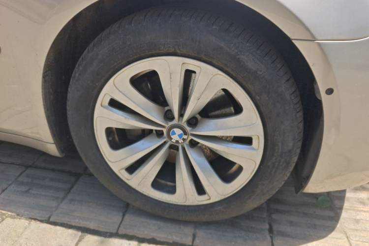 Used BMW 7 Series 2011 730Li Elegant Model Right Front Wheel Hub