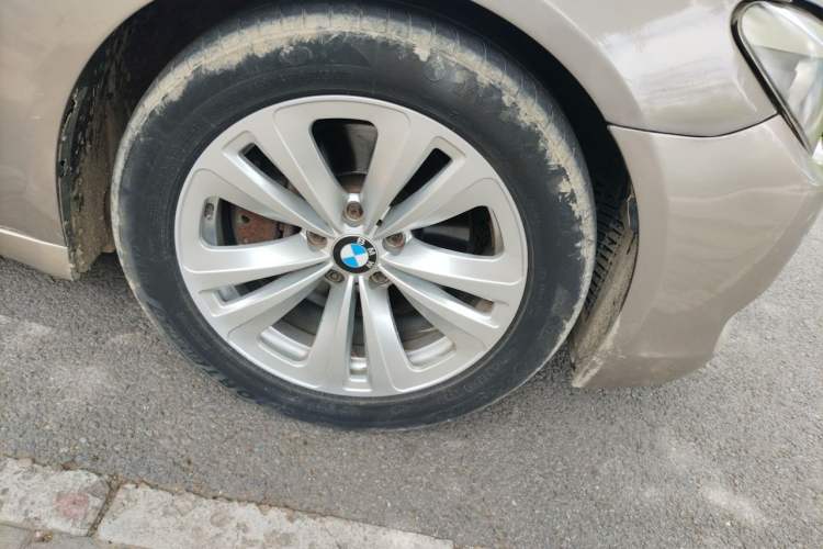 Used BMW 7 Series 2011 730Li Elegant Model Right Front Wheel Hub