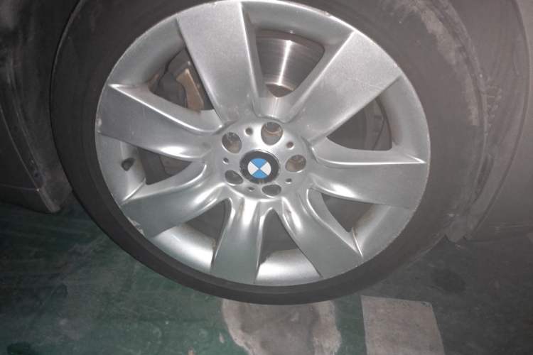 Used BMW 7 Series 2011 750Li xDrive Right Front Wheel Hub