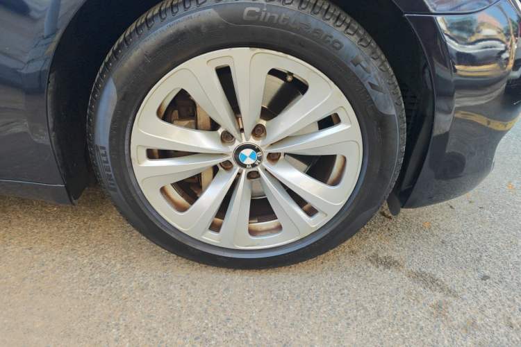 Used BMW 7 Series 2011 730Li Elegant Model Right Front Wheel Hub