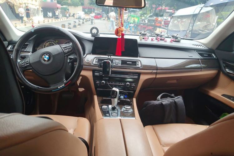 Used BMW 7 Series 2011 730Li Elegant Model Center Console