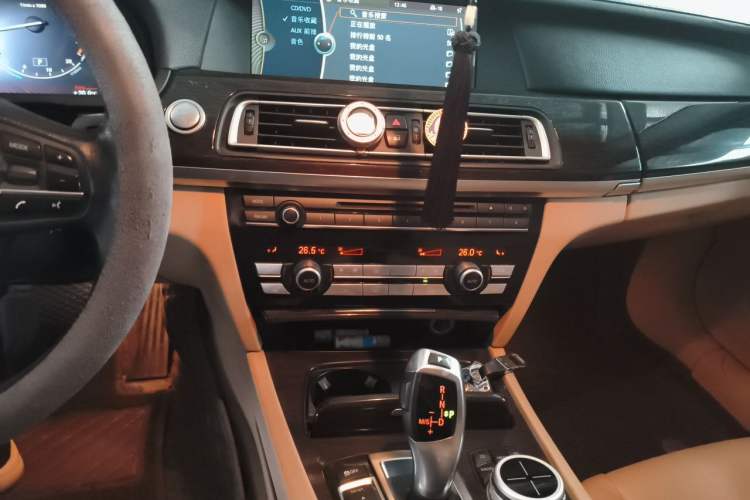 Used BMW 7 Series 2011 730Li Elegant Model Audio And AC Panel