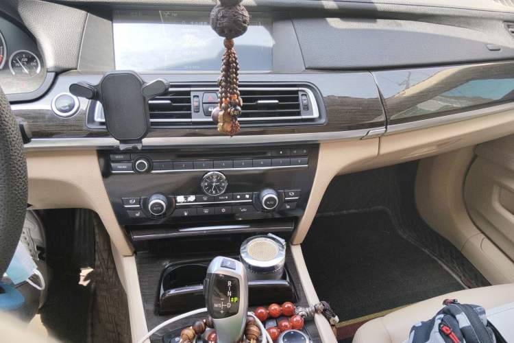 Used BMW 7 Series 2011 730Li Elegant Model Audio And AC Panel