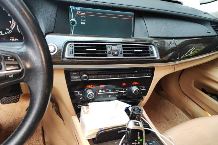 Used BMW 7 Series 2011 730Li Elegant Model Audio And AC Panel