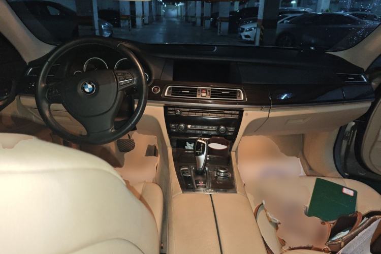 Used BMW 7 Series 2011 730Li Elegant Model Center Console