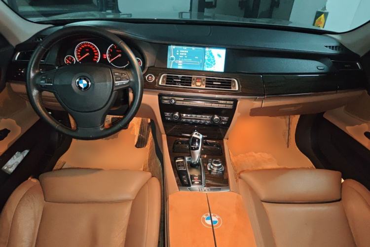Used BMW 7 Series 2011 730Li Elegant Model Center Console