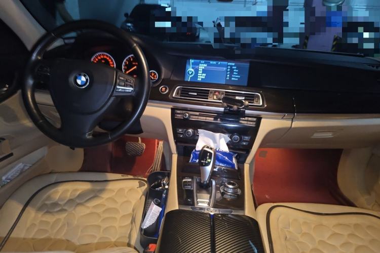 Used BMW 7 Series 2011 730Li Elegant Model Center Console