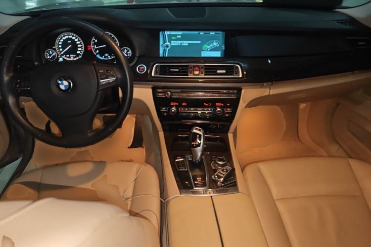 Used BMW 7 Series 2011 730Li Elegant Model Center Console