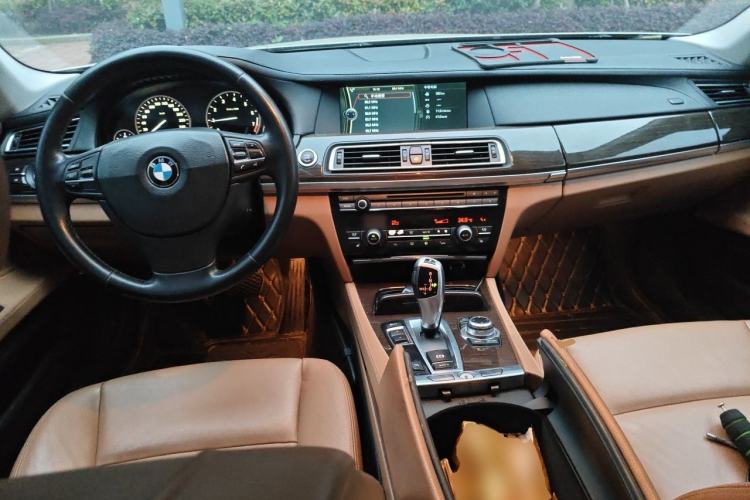 Used BMW 7 Series 2011 730Li Elegant Model Center Console