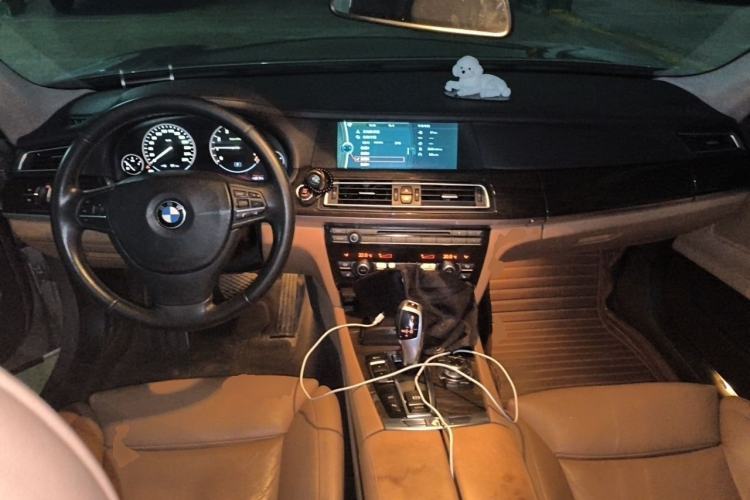 Used BMW 7 Series 2011 730Li Elegant Model Center Console