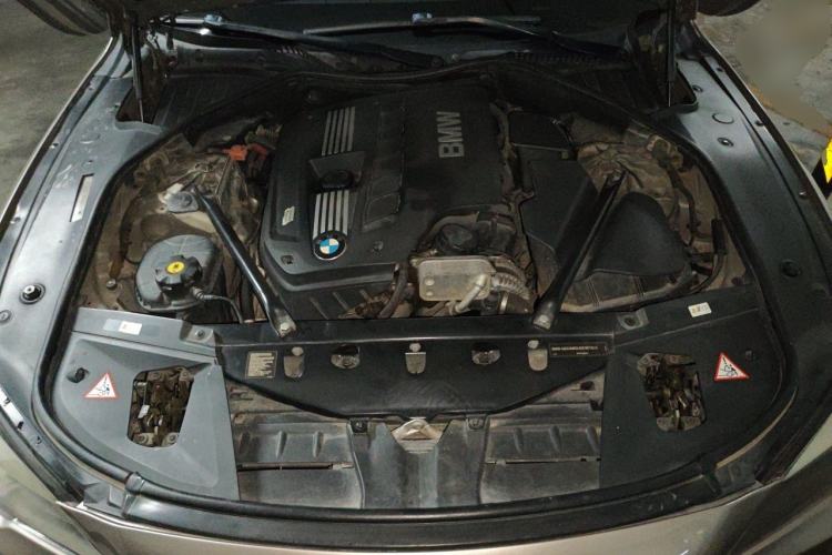 Used BMW 7 Series 2011 730Li Elegant Model Engine Bay