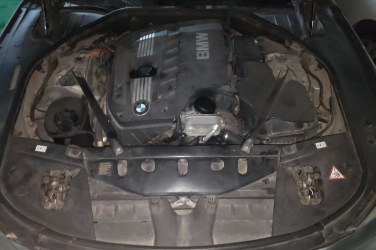 Used BMW 7 Series 2011 730Li Elegant Model Engine Bay