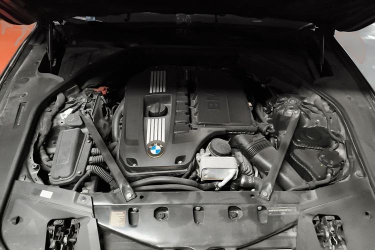 Used BMW 7 Series 2011 730Li Elegant Model Engine Bay