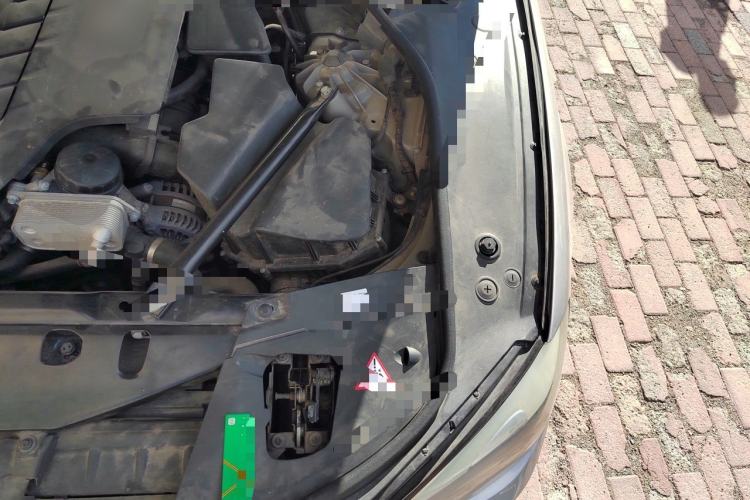 Used BMW 7 Series 2011 730Li Elegant Model Engine Bay Left