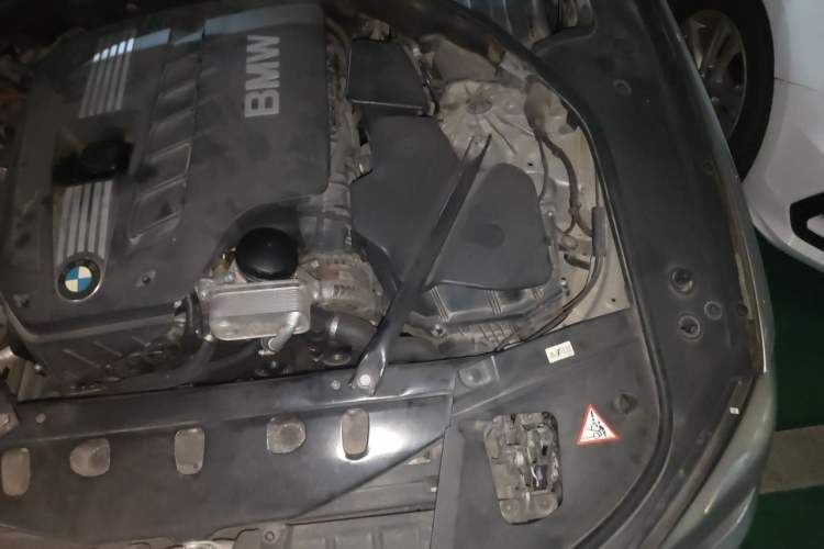 Used BMW 7 Series 2011 730Li Elegant Model Engine Bay Left
