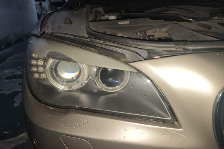 Used BMW 7 Series 2011 730Li Elegant Model Engine Bay Right