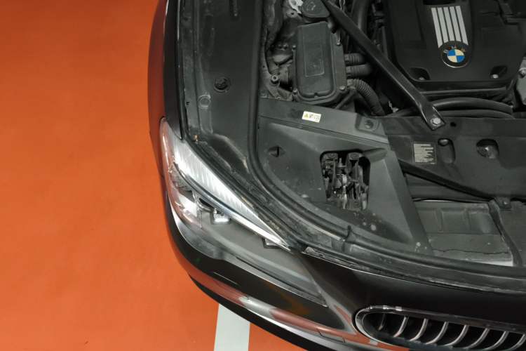 Used BMW 7 Series 2011 730Li Elegant Model Engine Bay Right