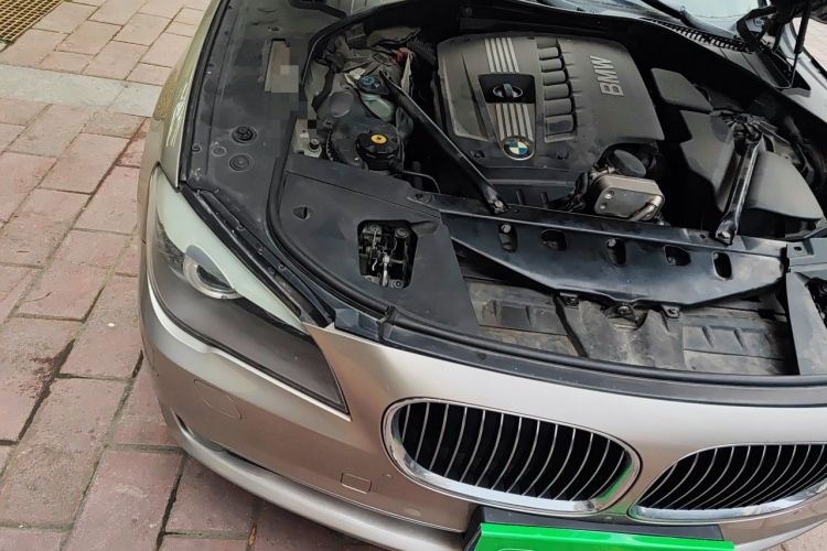 Used BMW 7 Series 2011 730Li Elegant Model Engine Bay Right