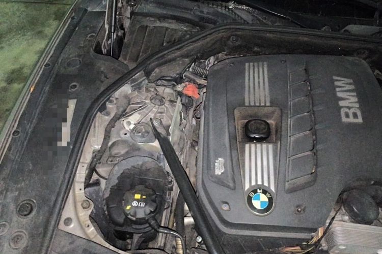 Used BMW 7 Series 2011 730Li Elegant Model Engine Bay Right