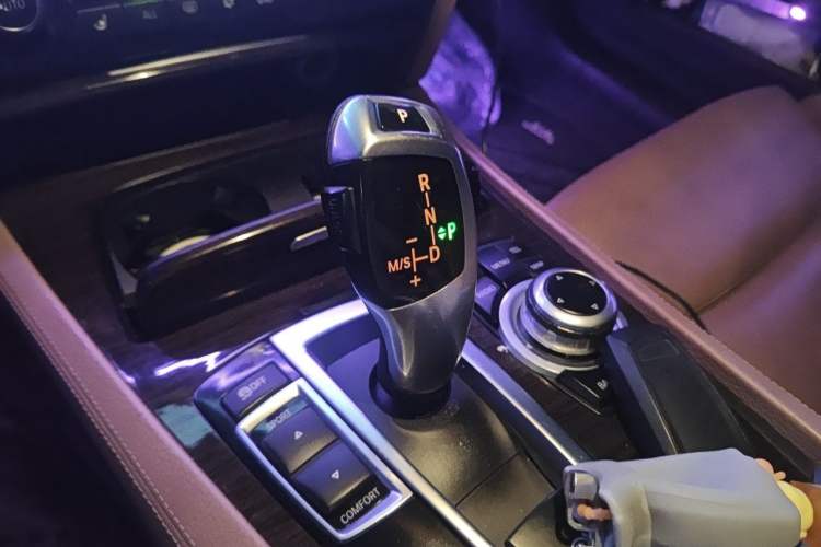 Used BMW 7 Series 2011 740Li Steinway Limited Edition Gear Lever