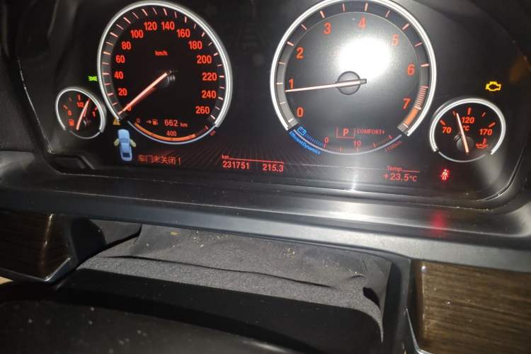 Used BMW 7 Series 2011 730Li Elegant Model Odometer Close Up