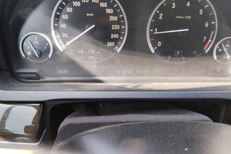 Used BMW 7 Series 2011 730Li Elegant Model Odometer Close Up