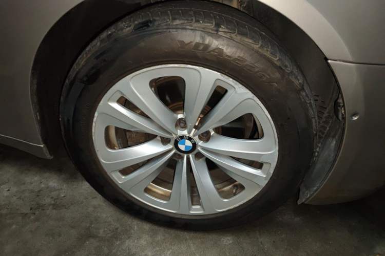 Used BMW 7 Series 2011 730Li Elegant Model Right Front Wheel Hub