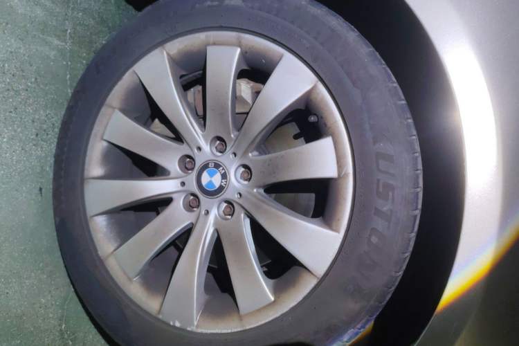 Used BMW 7 Series 2011 740Li Steinway Limited Edition Right Front Wheel Hub