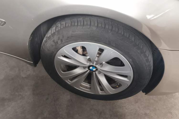 Used BMW 7 Series 2011 730Li Elegant Model Right Front Wheel Hub