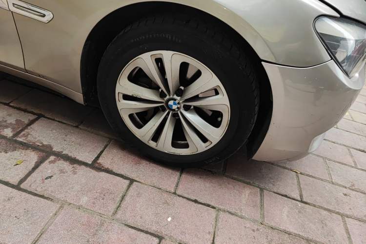Used BMW 7 Series 2011 730Li Elegant Model Right Front Wheel Hub