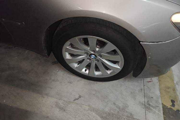 Used BMW 7 Series 2011 740Li Steinway Limited Edition Right Front Wheel Hub