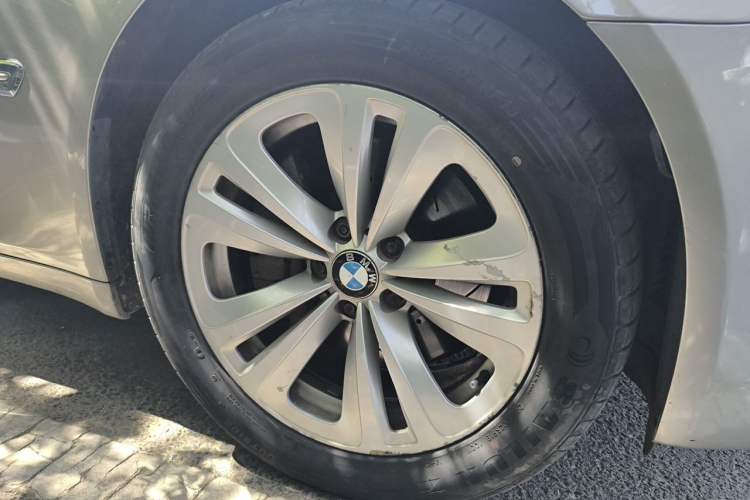 Used BMW 7 Series 2011 730Li Elegant Model Right Front Wheel Hub