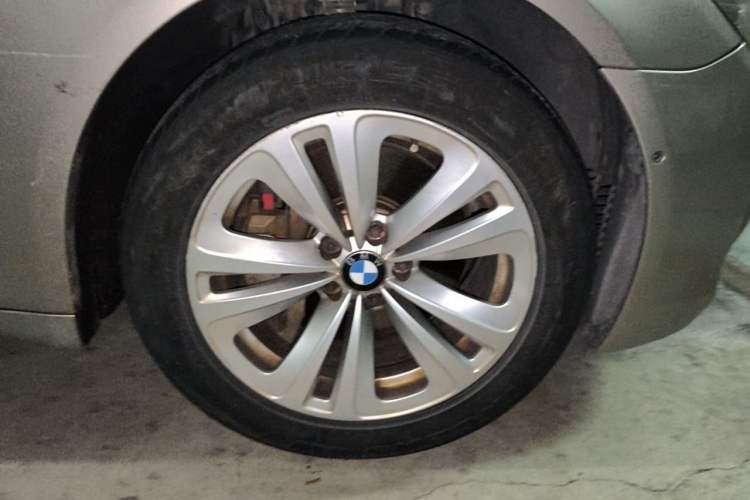 Used BMW 7 Series 2011 730Li Elegant Model Right Front Wheel Hub