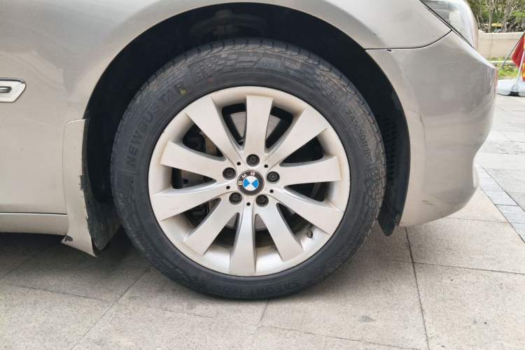 Used BMW 7 Series 2011 740Li Steinway Limited Edition Right Front Wheel Hub