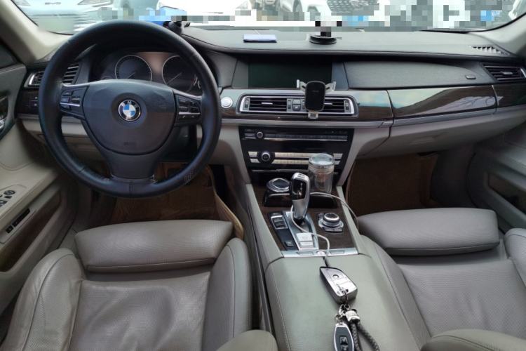 Used BMW 7 Series 2011 730Li Elegant Model Center Console