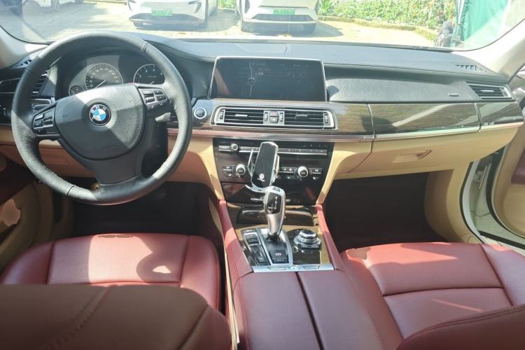 Used BMW 7 Series 2011 730Li Elegant Model Center Console