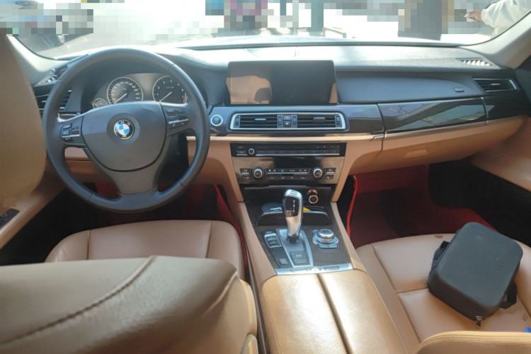 Used BMW 7 Series 2011 730Li Elegant Model Center Console
